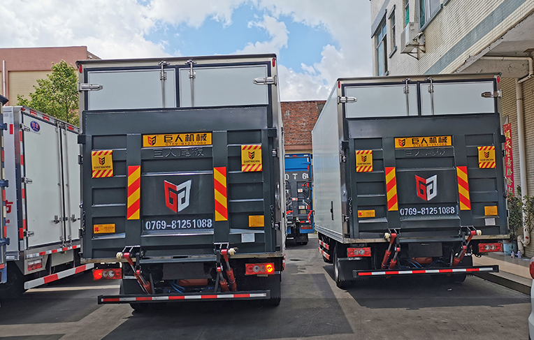 汽車尾板 汽車尾板