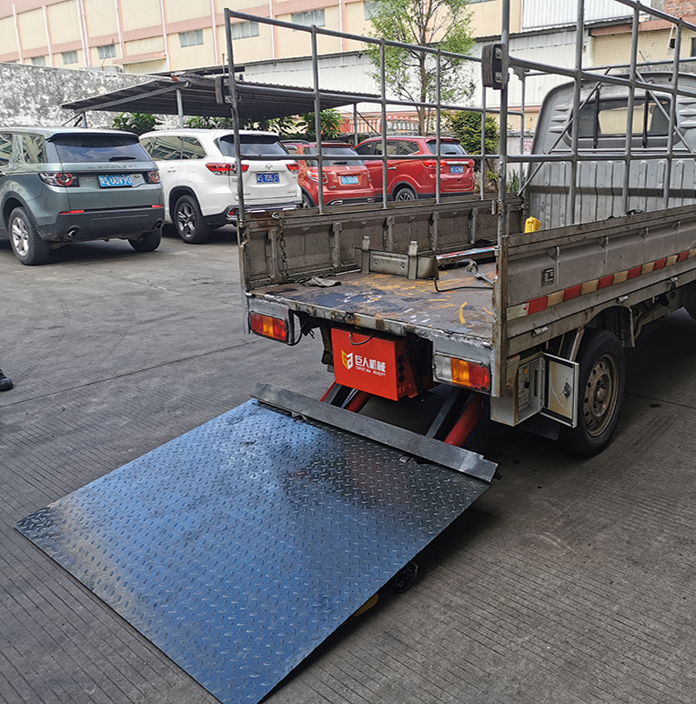 Flatbed Folding Tail Car Flatbed Folding Tail Car