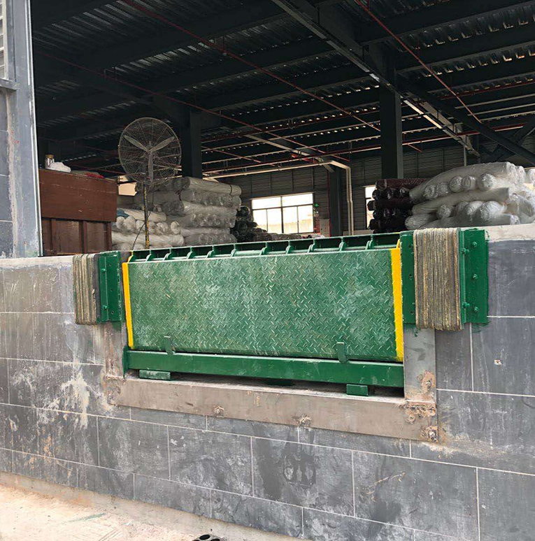 Boarding bridge Boarding bridge