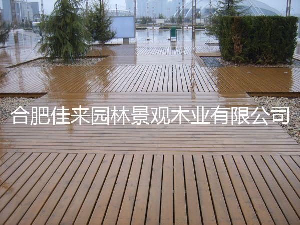 如何鋪貼防腐木地板？該怎樣護(hù)理呢？